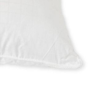 https://www.belmontpharmacyma.com/staticfiles/belmontpharmacy/images/Belmont/products/MedlineHypoallergenicPillows.jpg